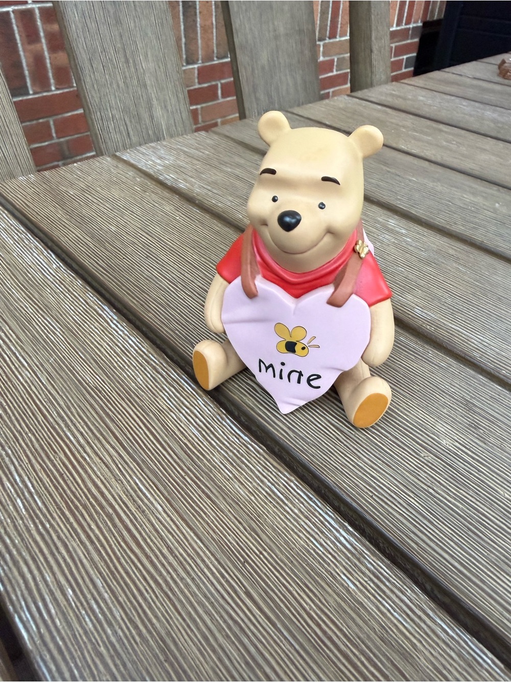 Disney Winnie the Pooh “Bee Mine” Valentine Figurine